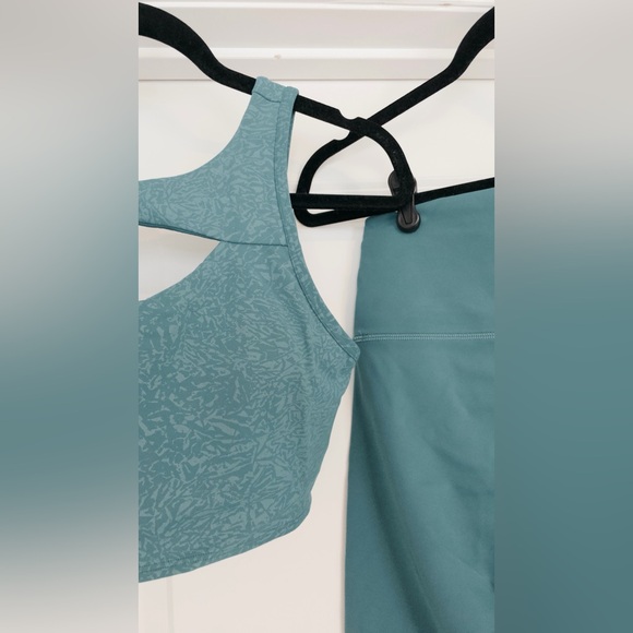 lululemon athletica teal crop set - Picture 3 of 3